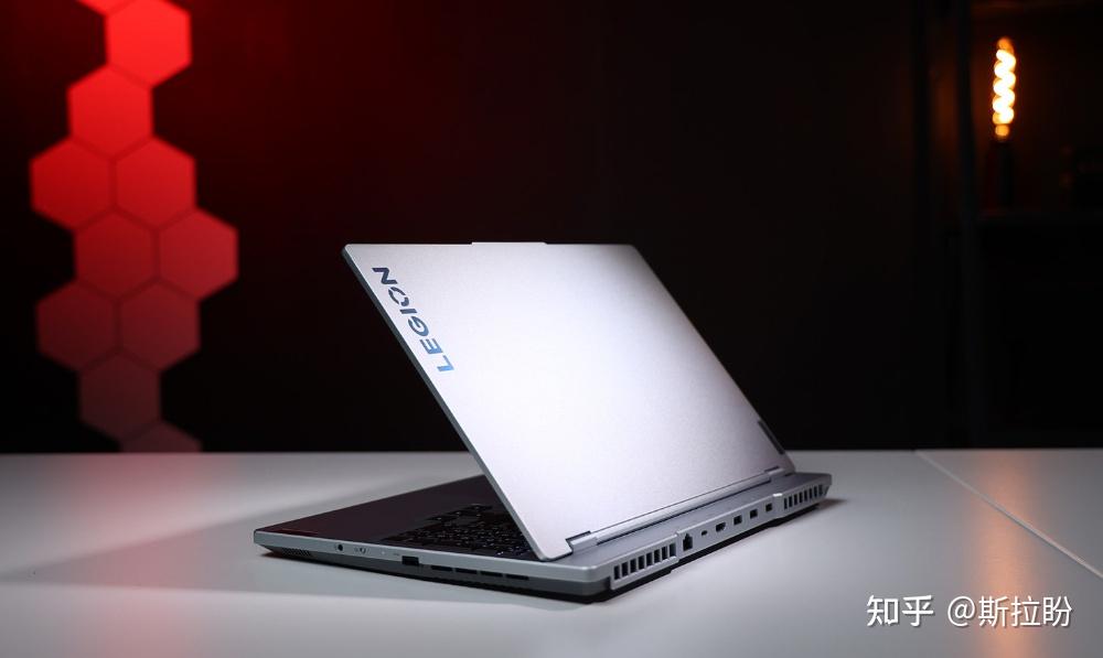 2,联想拯救者 y7000p游戏本