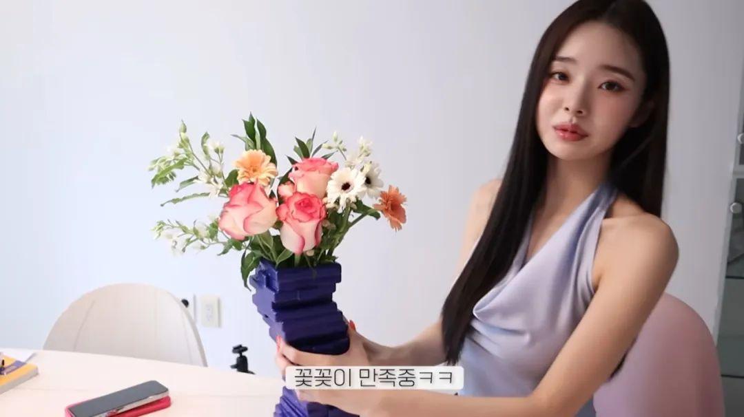 并且搬离了之前租的豪宅首尔林trimage,搬进了新的公寓.