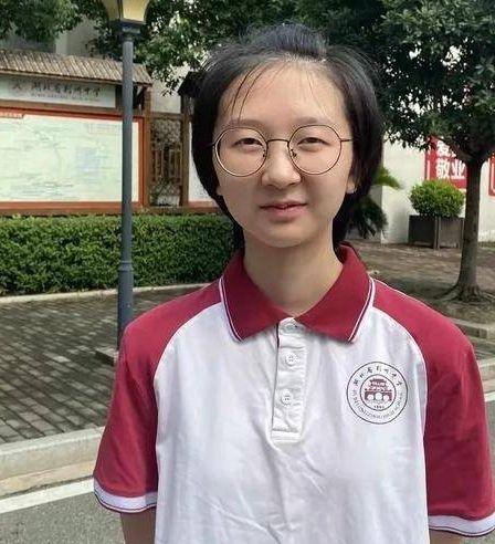 南阳一中职晨雨718分,为2023年河南高考理科状元,被北京大学元培学院