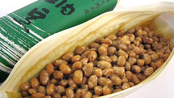 在访问中吉田羊也表示自己非常喜欢吃纳豆,一天晚餐都会选择纳豆,她还