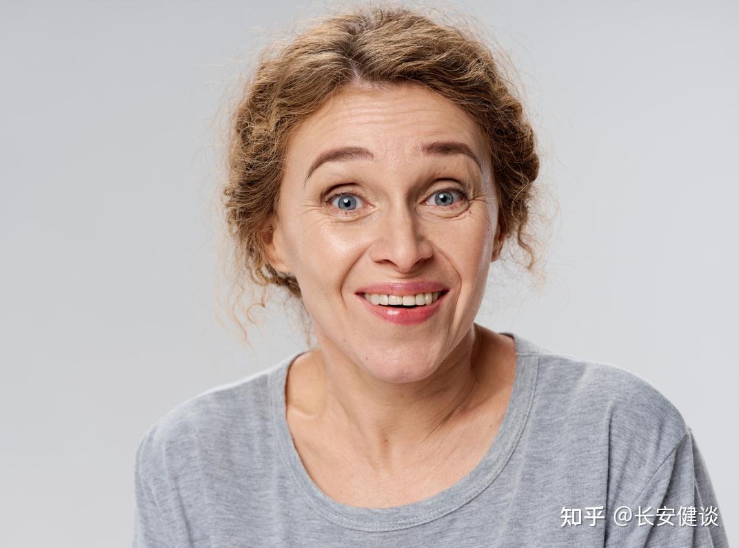 油腻老阿姨"的4种特征,第一条太扎心,忍不住心酸 - 知乎