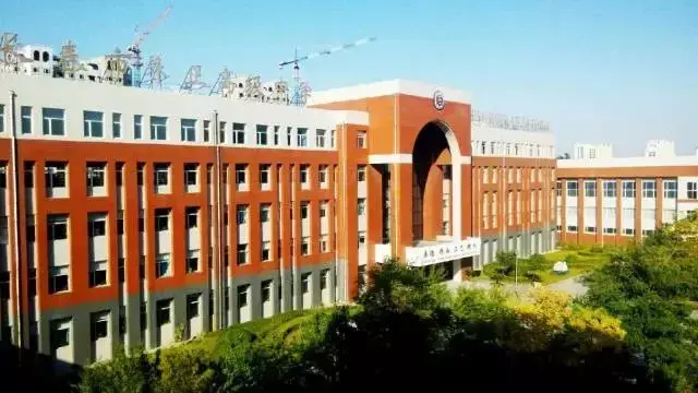 养正高中是吉林省重点中学,长春市教育局直属高中.