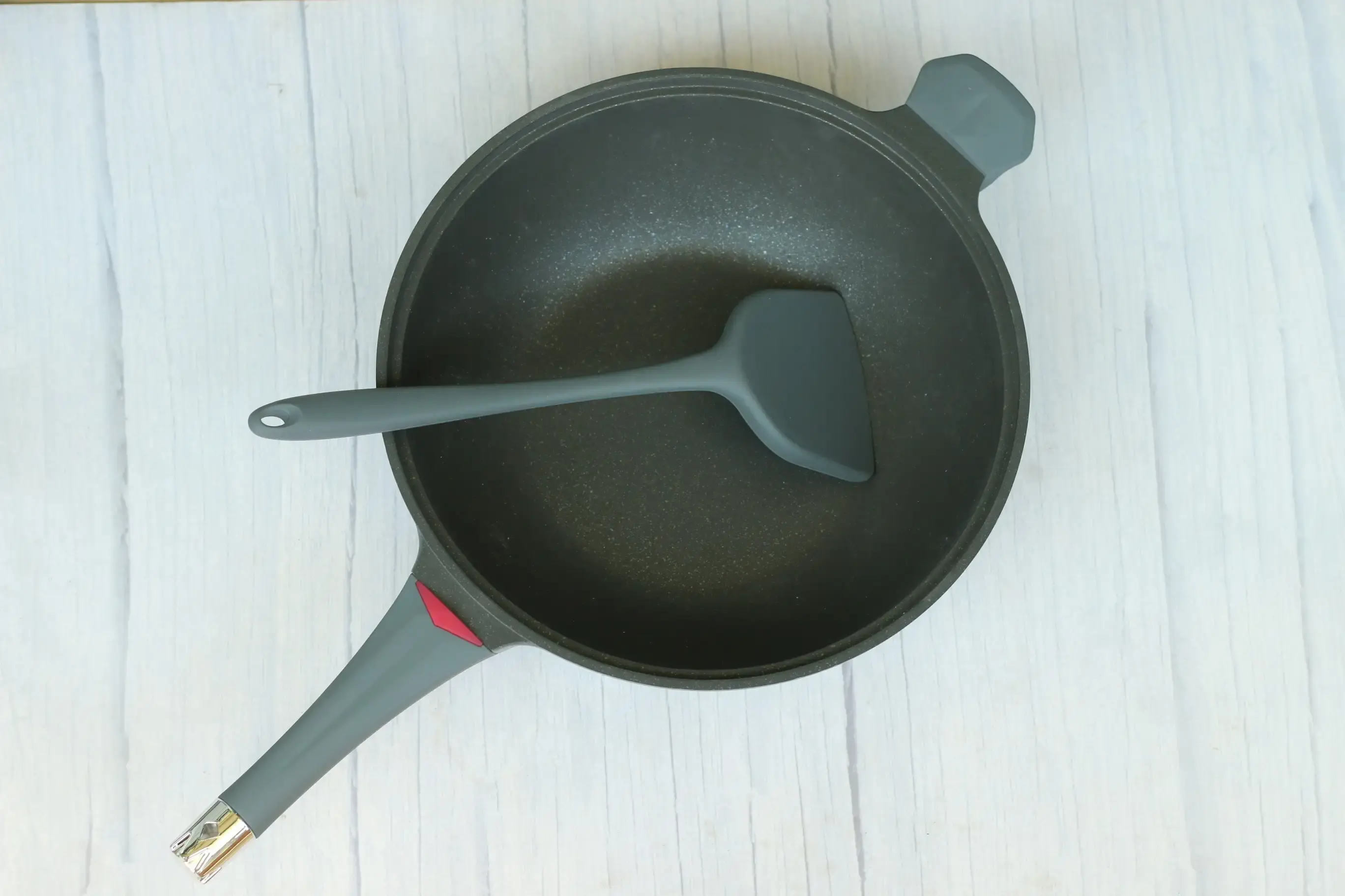 帝伯朗浮雕不粘锅告诉你答案 - 知乎