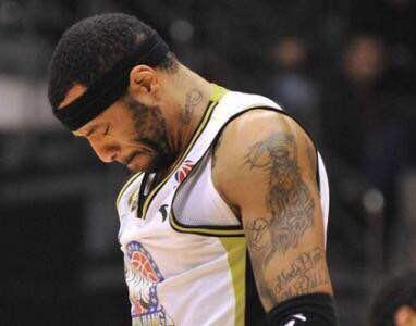 给巅峰科比配14个CBA总冠军级别的队友,在N