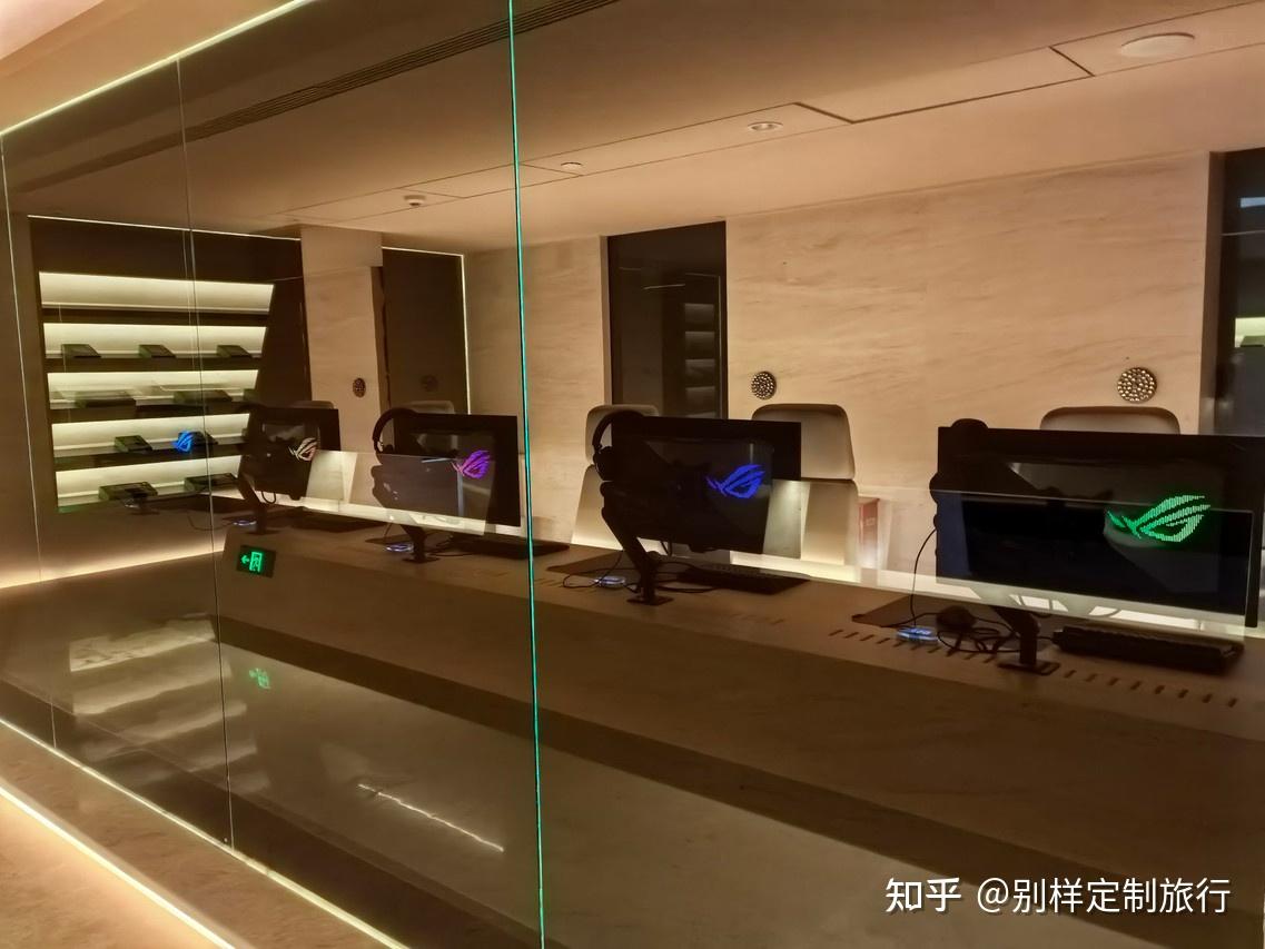 清水湾的“艺术馆酒店”!比莱佛士更有格调,比嘉佩乐更便宜,海南金普顿:夜饮朗姆酒、画油画,下象棋、逛展、顶级电竞配置,还宠物友好 - 知乎