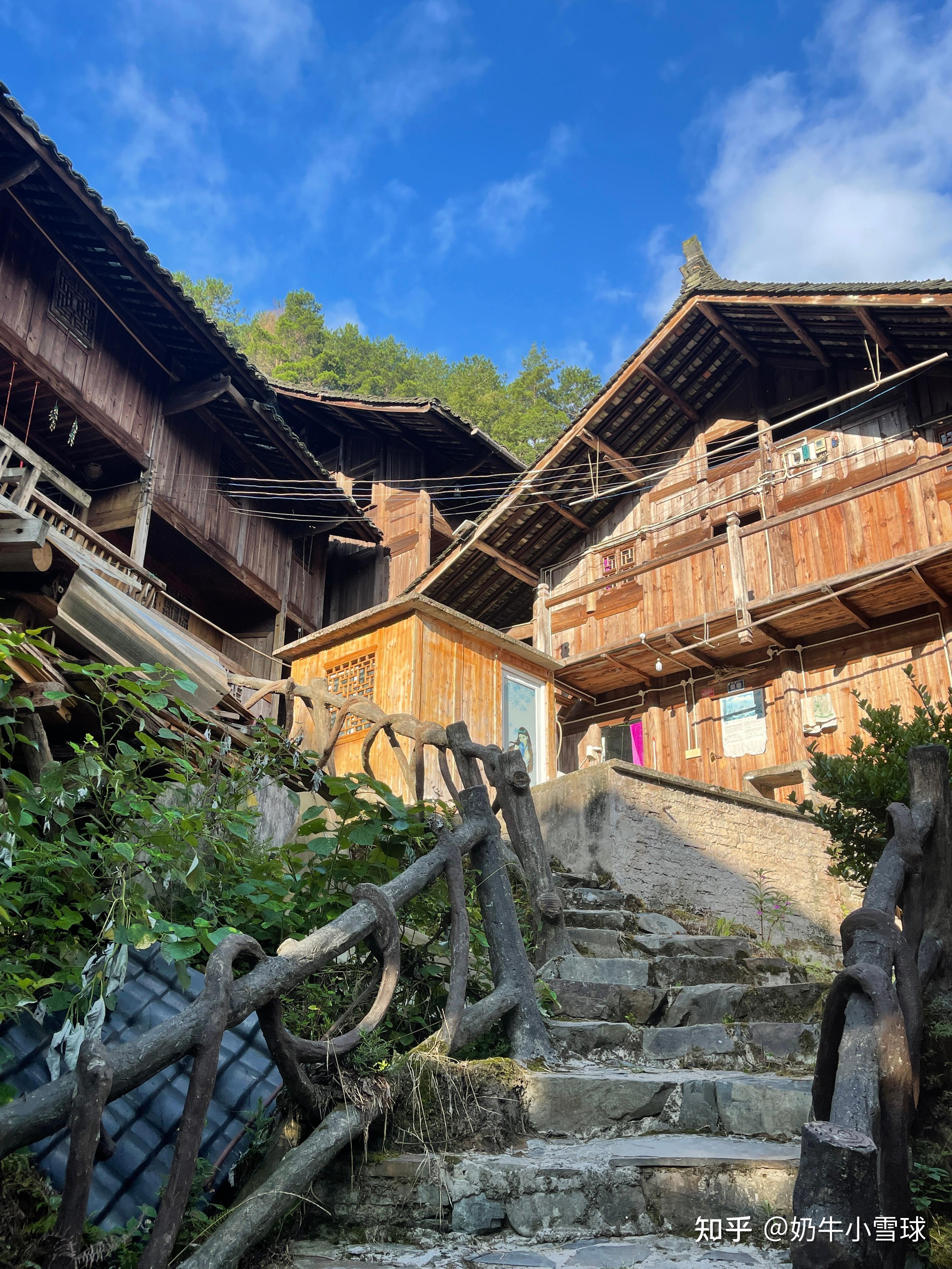 上寨虽然已经作为郎德苗寨景区的一部分被开发为旅游景点,但是由于该