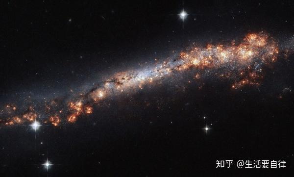 2光年. 一勺中子星重約十億噸. 您不能在太空上哭泣