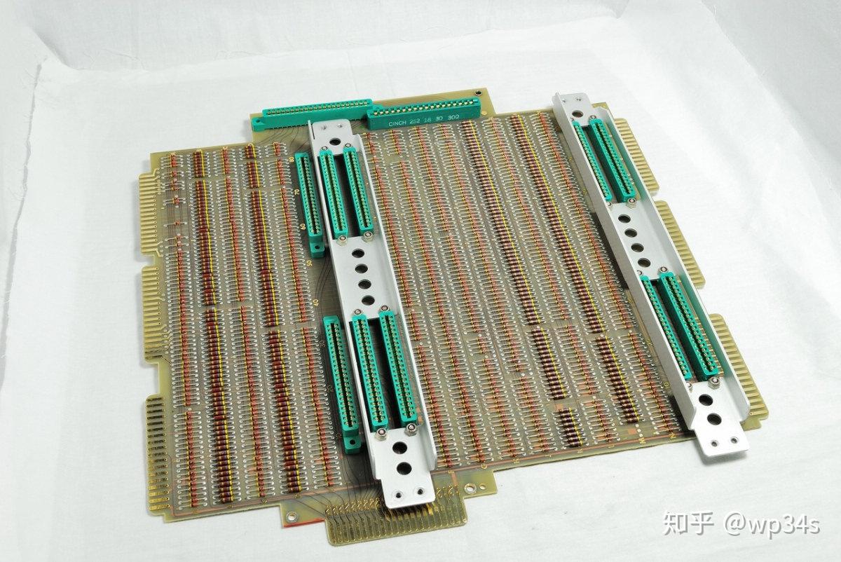 电与磁的极致艺术~1968年的HP9100A晶体管计算器(机)-2