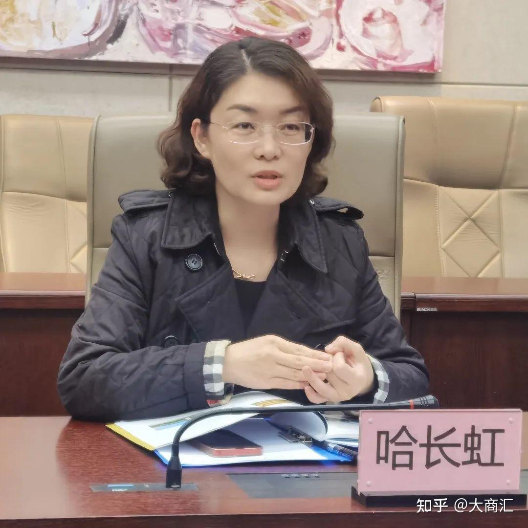 大商汇陪同包头市副市长雷殿军一行对接风语筑福布斯集团舒华体育