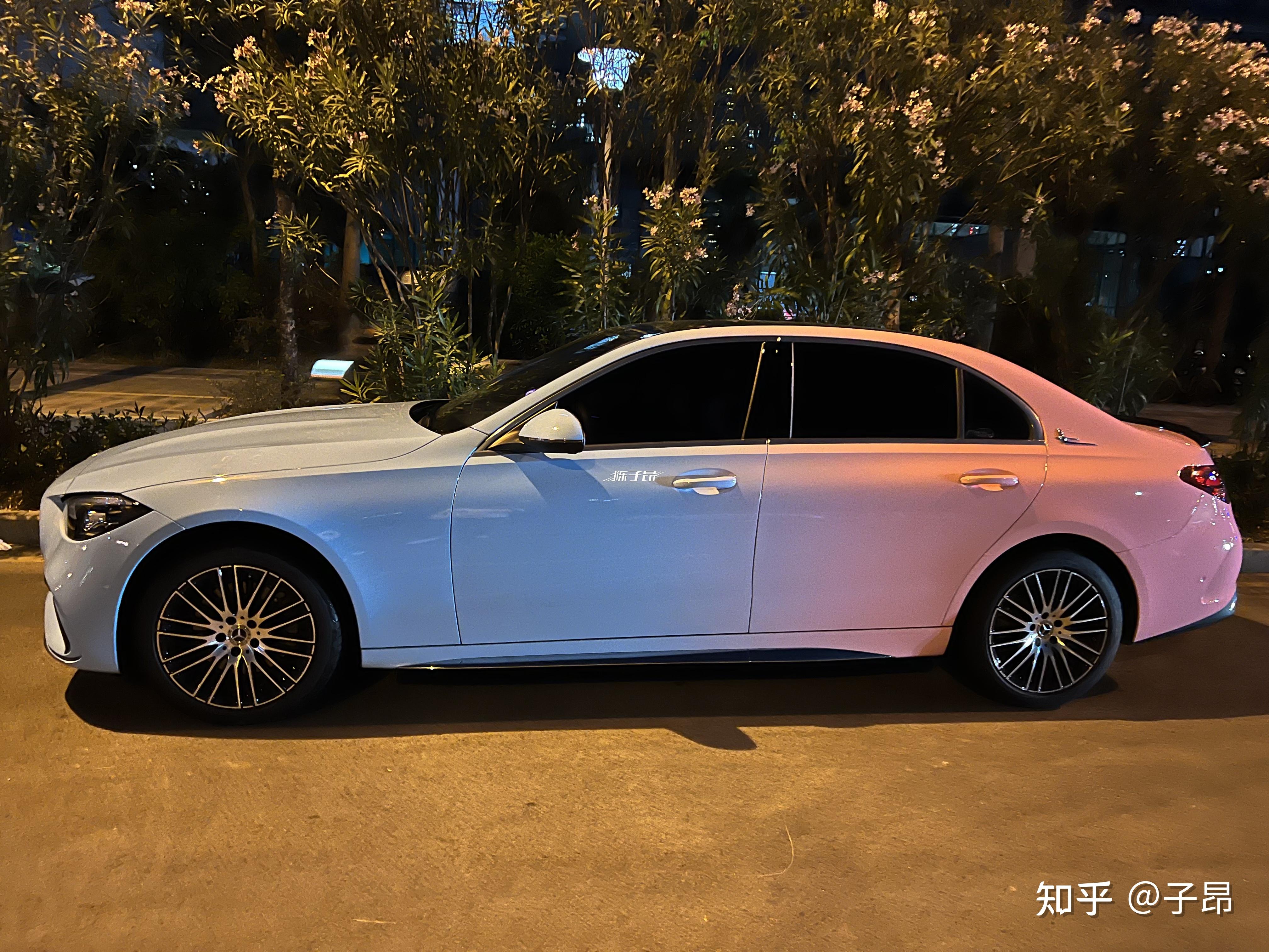 奔驰新c改蓝粉渐变,这个颜色还可以备案! - 知乎