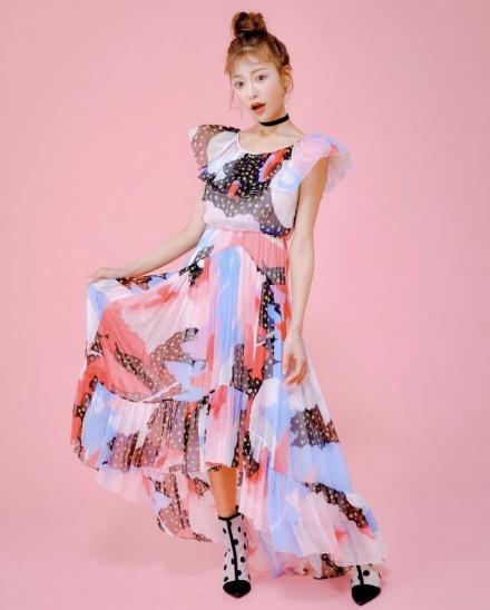 花姐发售写真集