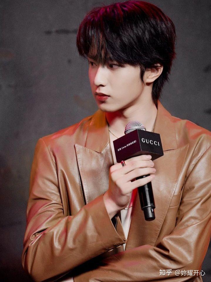 刘耀文的穿搭风格是怎样的呢? - 知乎