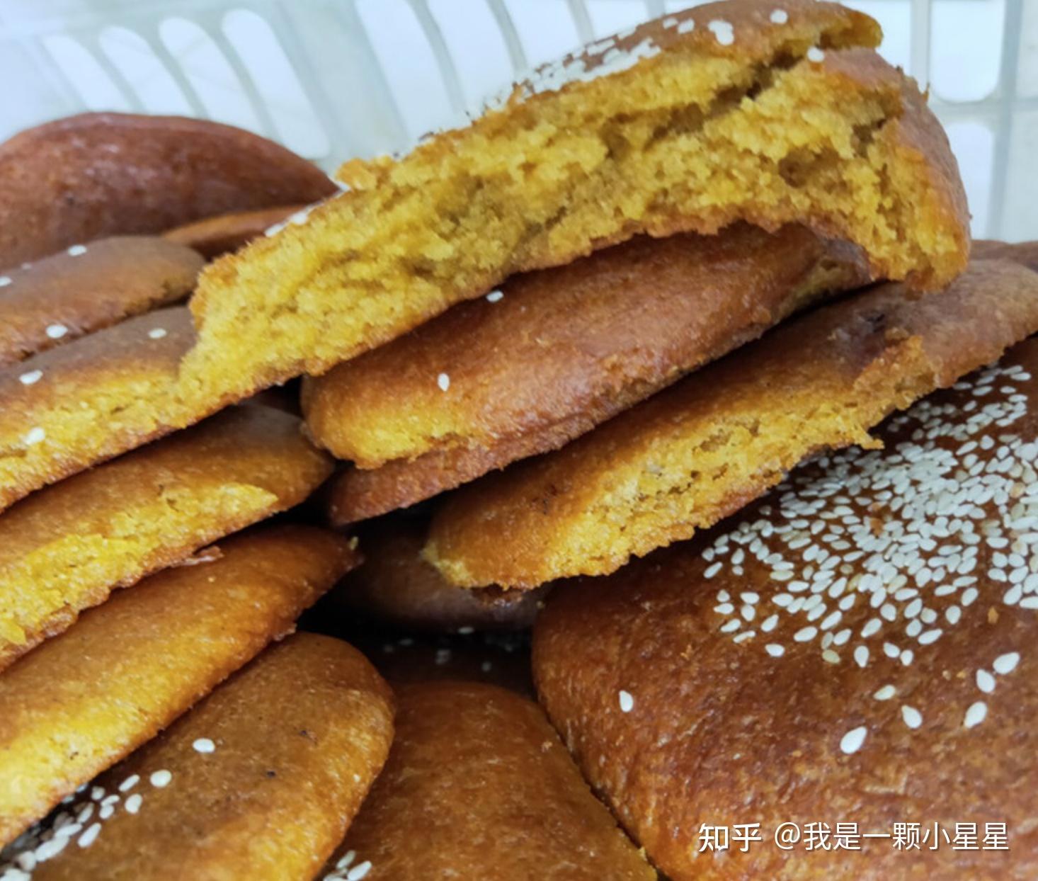 苏式酥皮五仁月饼五仁月饼(手动狗头 ),主要夸一波他的外皮,很酥,酥的