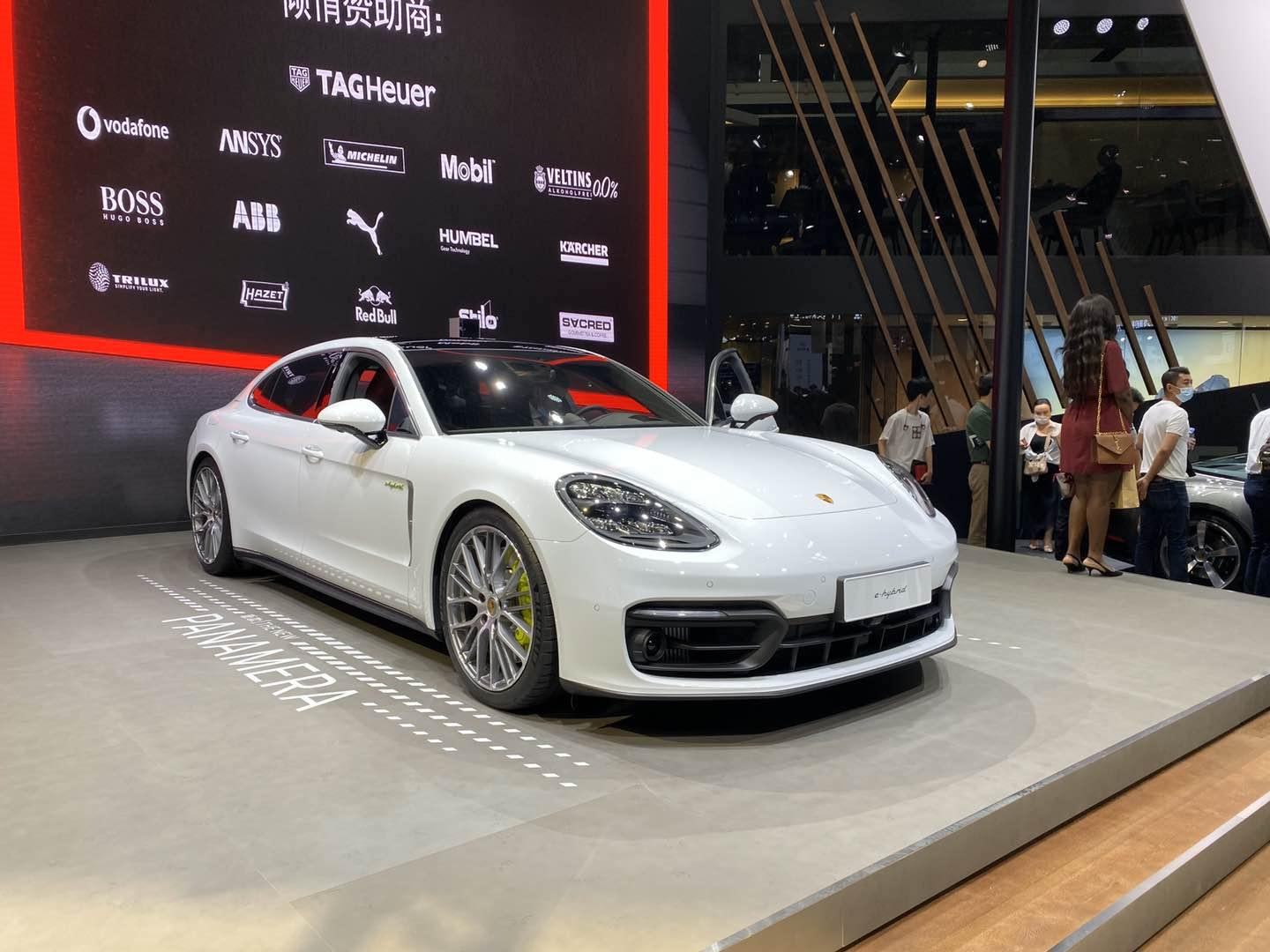 全新四门版911来了性能炸裂豪华掀背非ta莫属