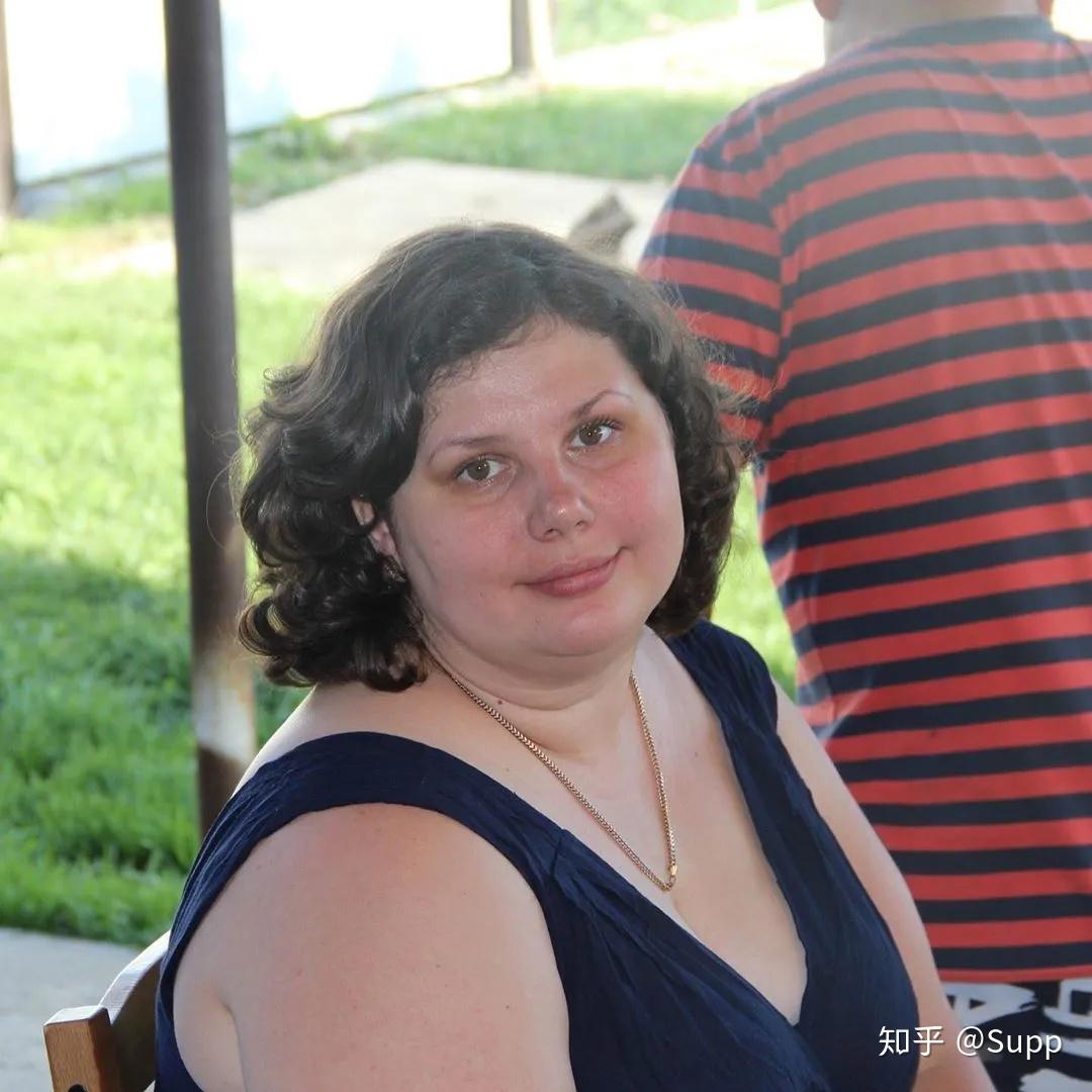 俄罗斯ins网红离婚后竟与继子恋爱还打算结婚网友我反对这门亲事