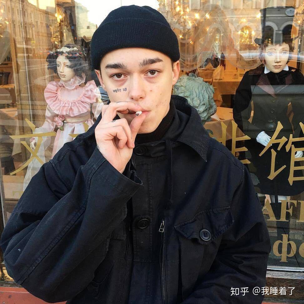 有哪些适合2530岁男性的低调而不失风趣的头像