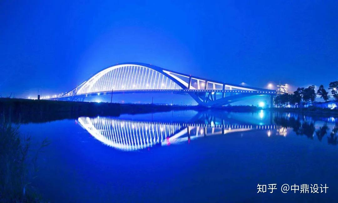 按照受力特點,橋樑類型可分為梁式橋,拱式橋,懸索橋,斜拉橋4類.