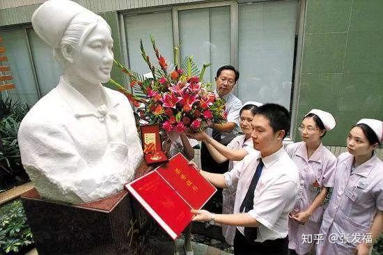 广东省中医院二沙岛分院承担着接诊非典患者的任务,叶欣正是这里的