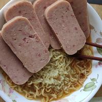 午餐肉方便面