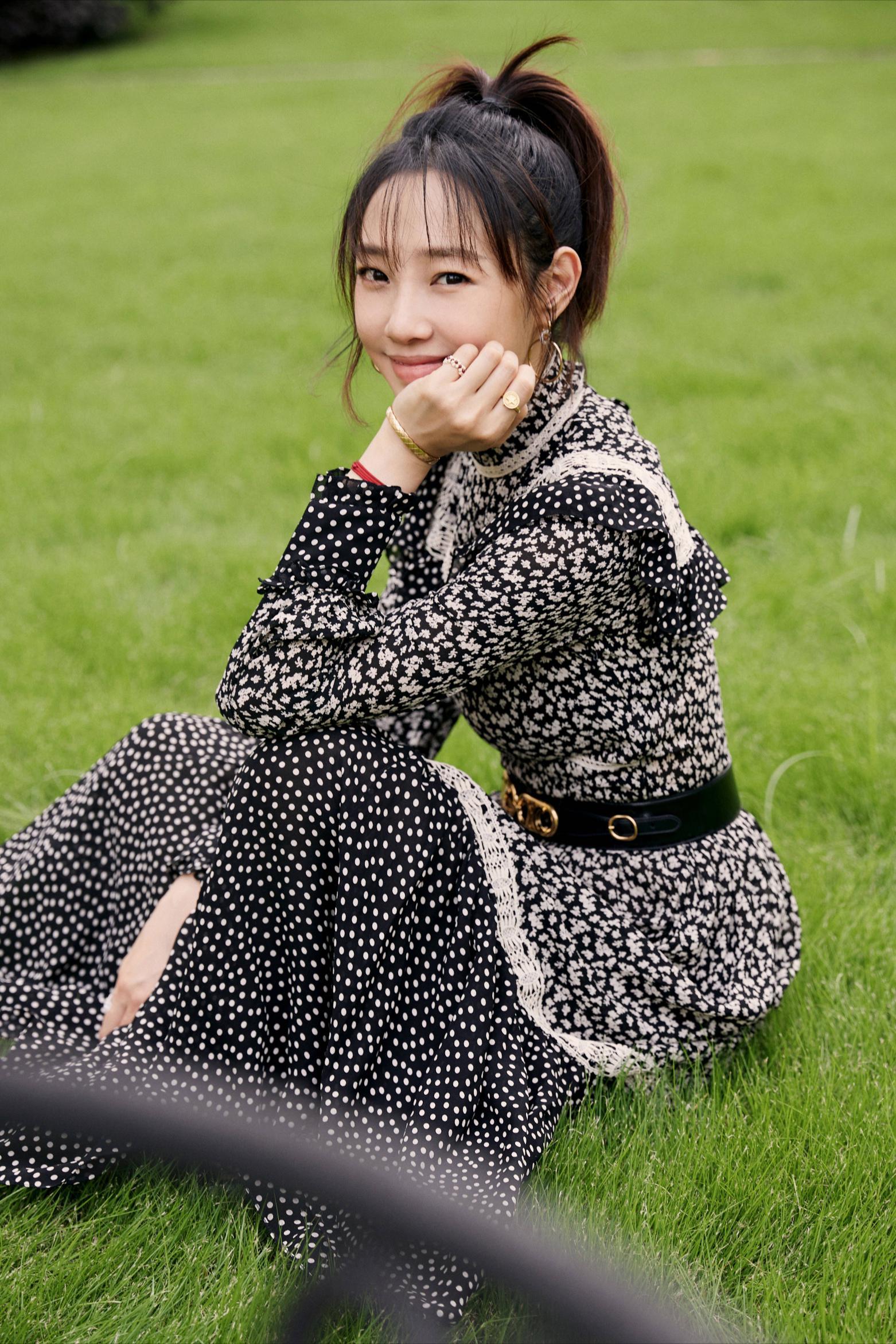 身材爆好白百何,休闲穿搭很不错,各种风格任你选