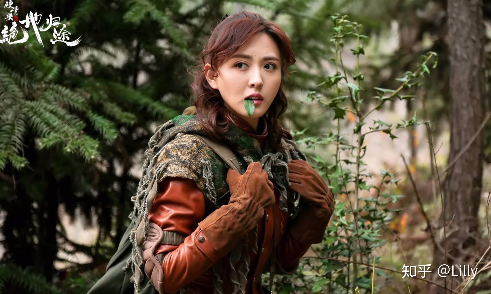 月,她还出演了近代传奇剧《桃花依旧笑春风》,饰演水西安的妻子廖秋月