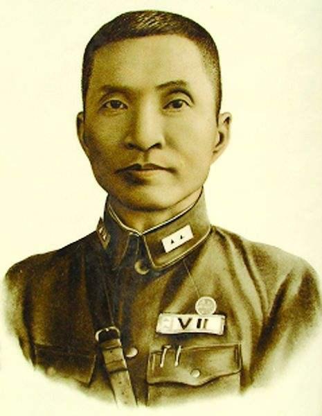 比如,还有国民革命军第64军军长,第35集团军总司令李汉魂,他也是岳飞