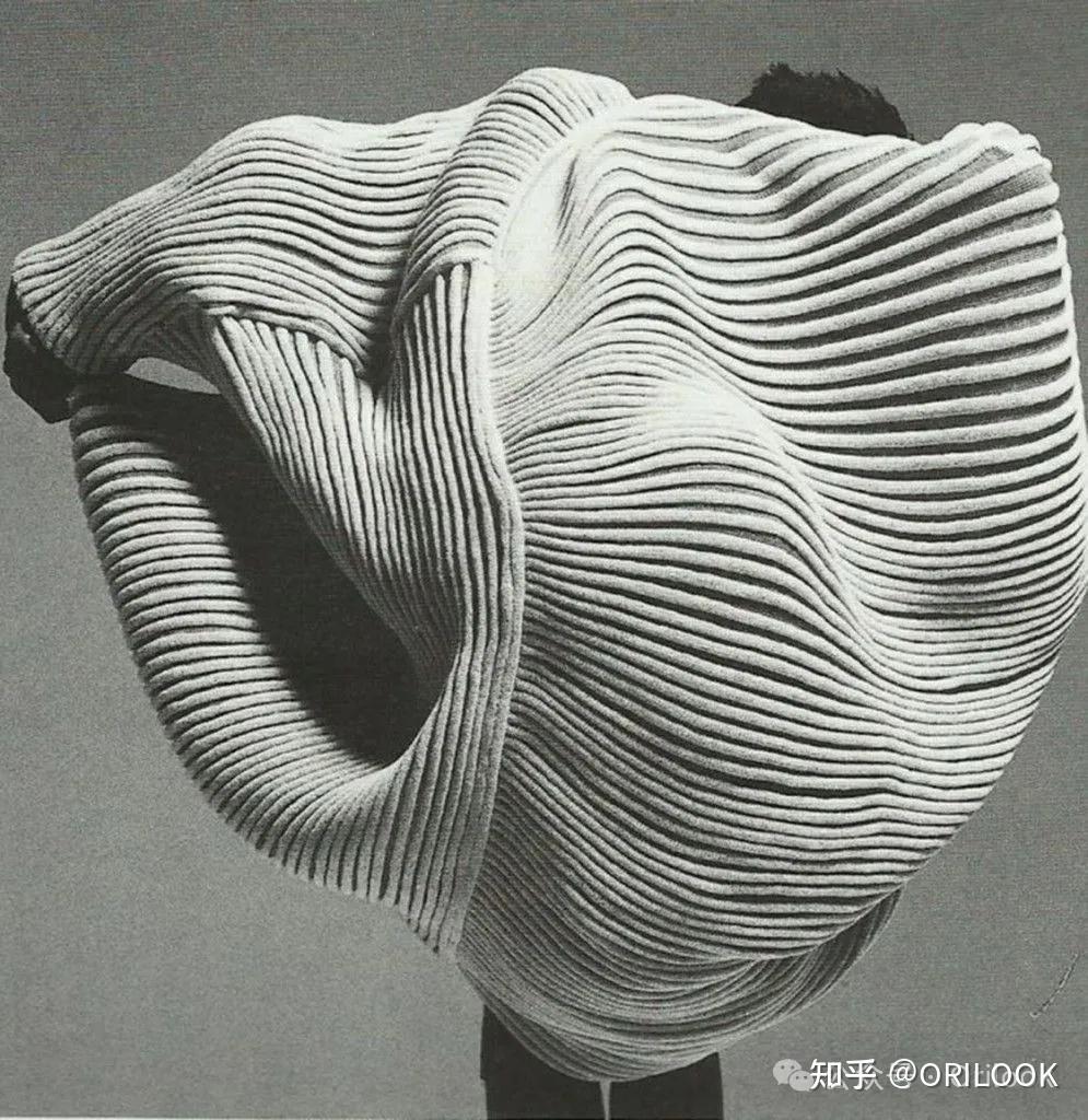 Issey Miyake:三宅一生随性服饰设计(一) - 知乎