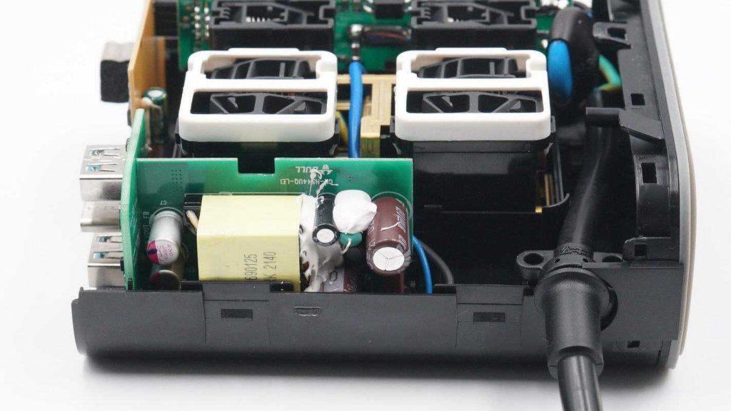 拆解报告bull公牛2a1c20w快充电源净化插座gnh544uq