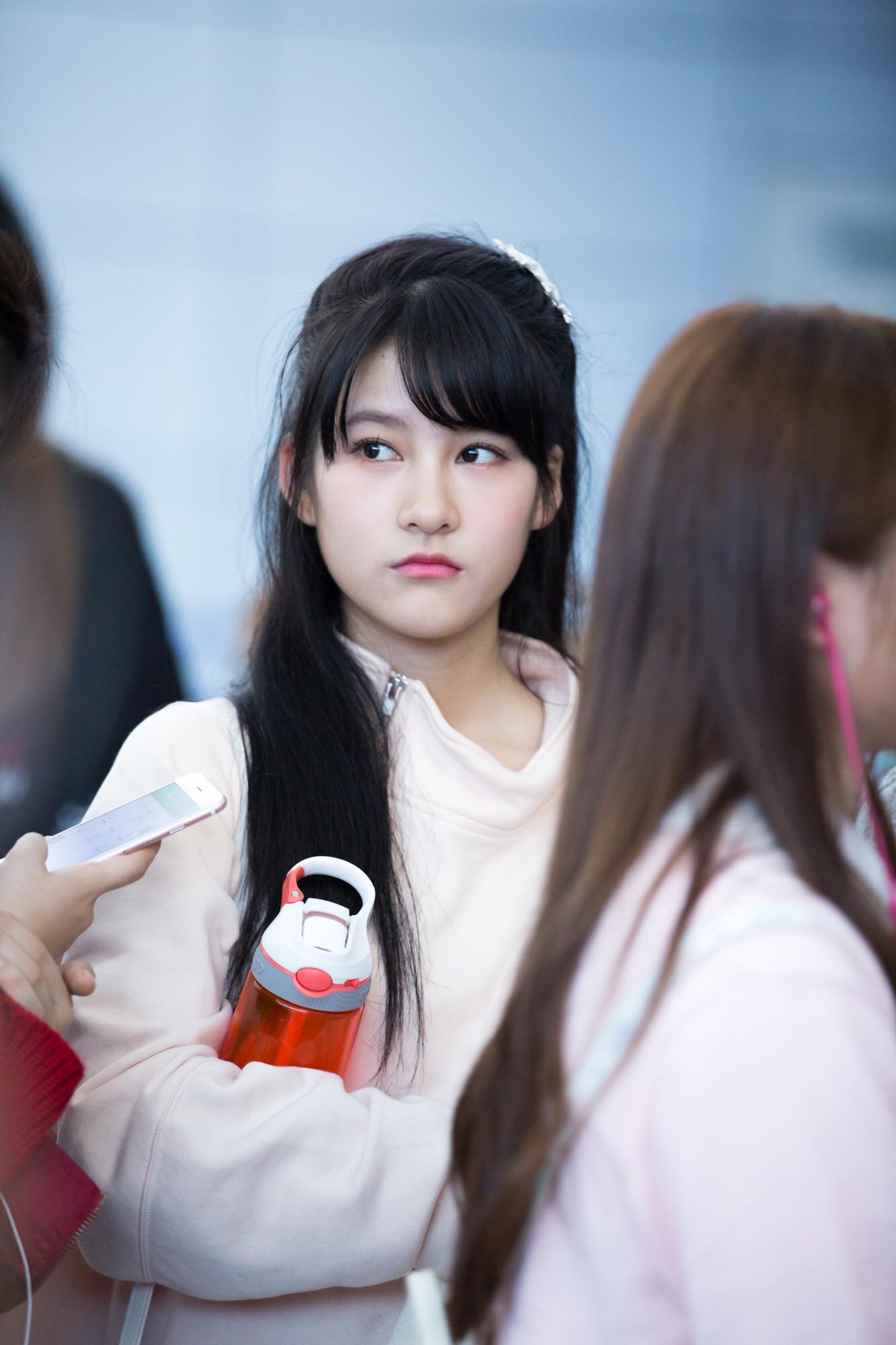 如何看待snh48 h队谢妮的颜?