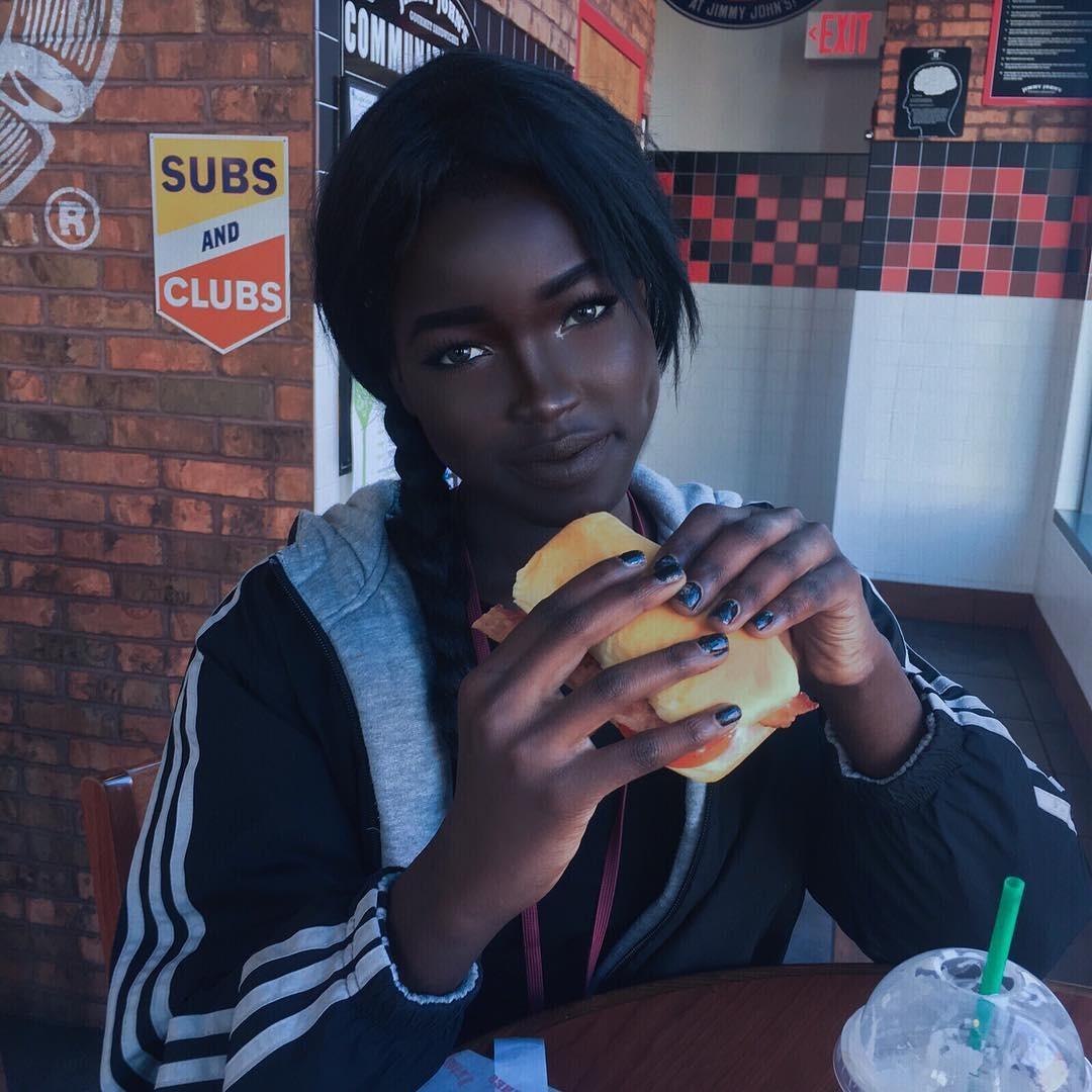 那个曾火爆全球的黑人女孩有多美?被富二代排队追,后来怎样了?