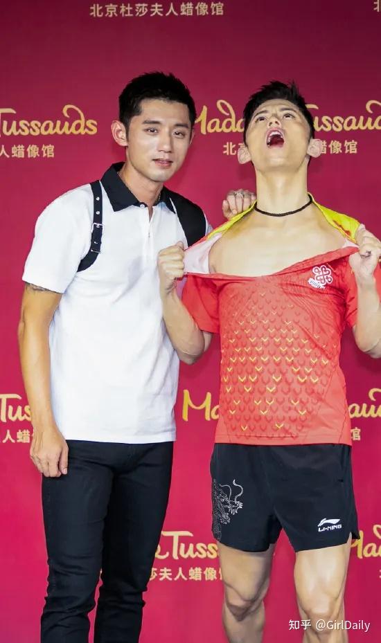 哈哈哈谁敢信这是杨幂啊要被这些明星蜡像翻车名场面笑不活了