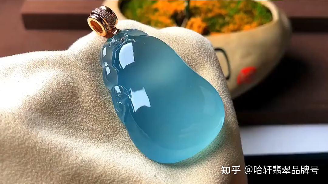 哈轩翡翠」高颜值的天青冻酷似天空蓝翡翠，普通人该如何分辨？ - 知乎
