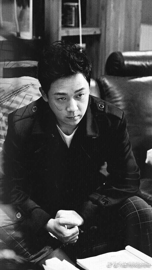 如何评价潘粤明的长相?