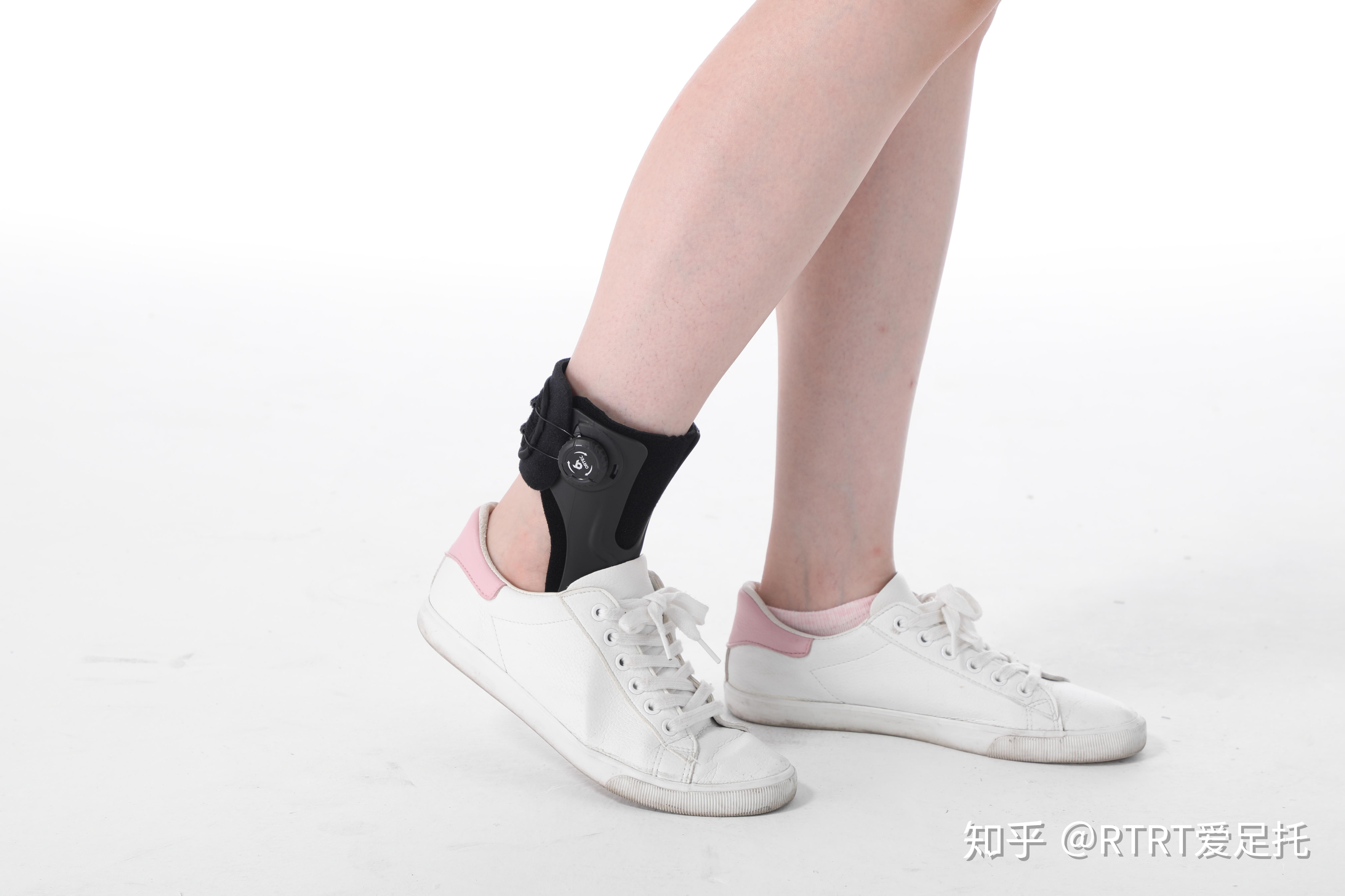 最重要的是,穿上以后一秒就能改变走路姿势,改善足下垂和足内翻的效果