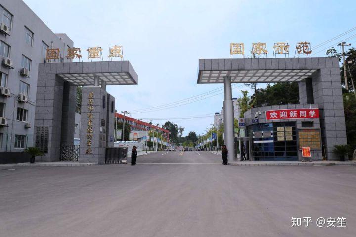 v2-1b3d0fdae2ef042600c6d0b92ef20755_1440w.jpg?source=172ae18b