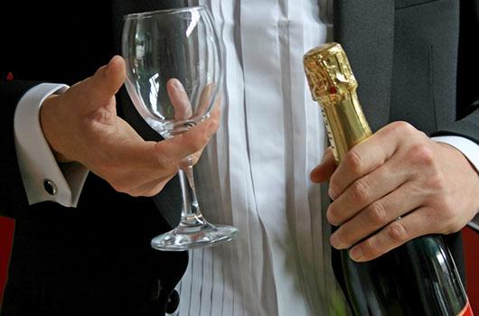 倒酒有学问,敬酒有规矩,拒酒有门道!