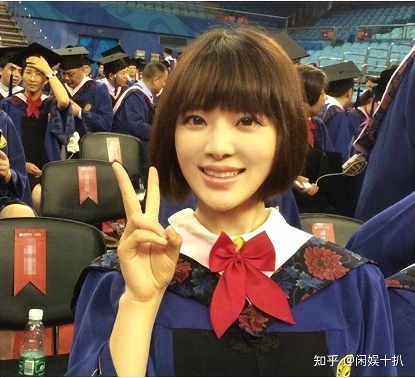胡蝶:陕西走出的著名主播,嫁大12岁丈夫生一男一女如今幸福美满 - 知乎