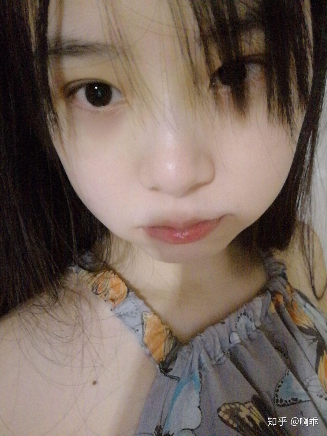 高中时素颜就好看的女生长大化妆后岂不是逆天吗