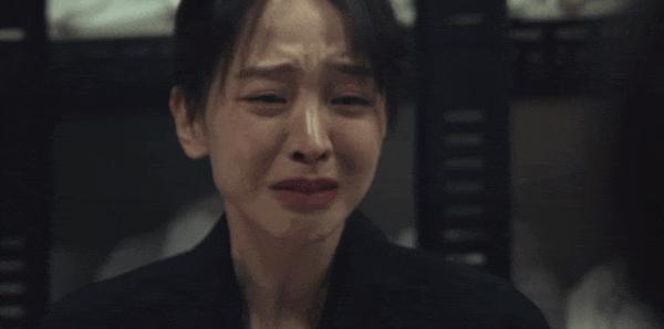 网飞悬疑新剧，《莎拉的真伪人生》全程高能反转！