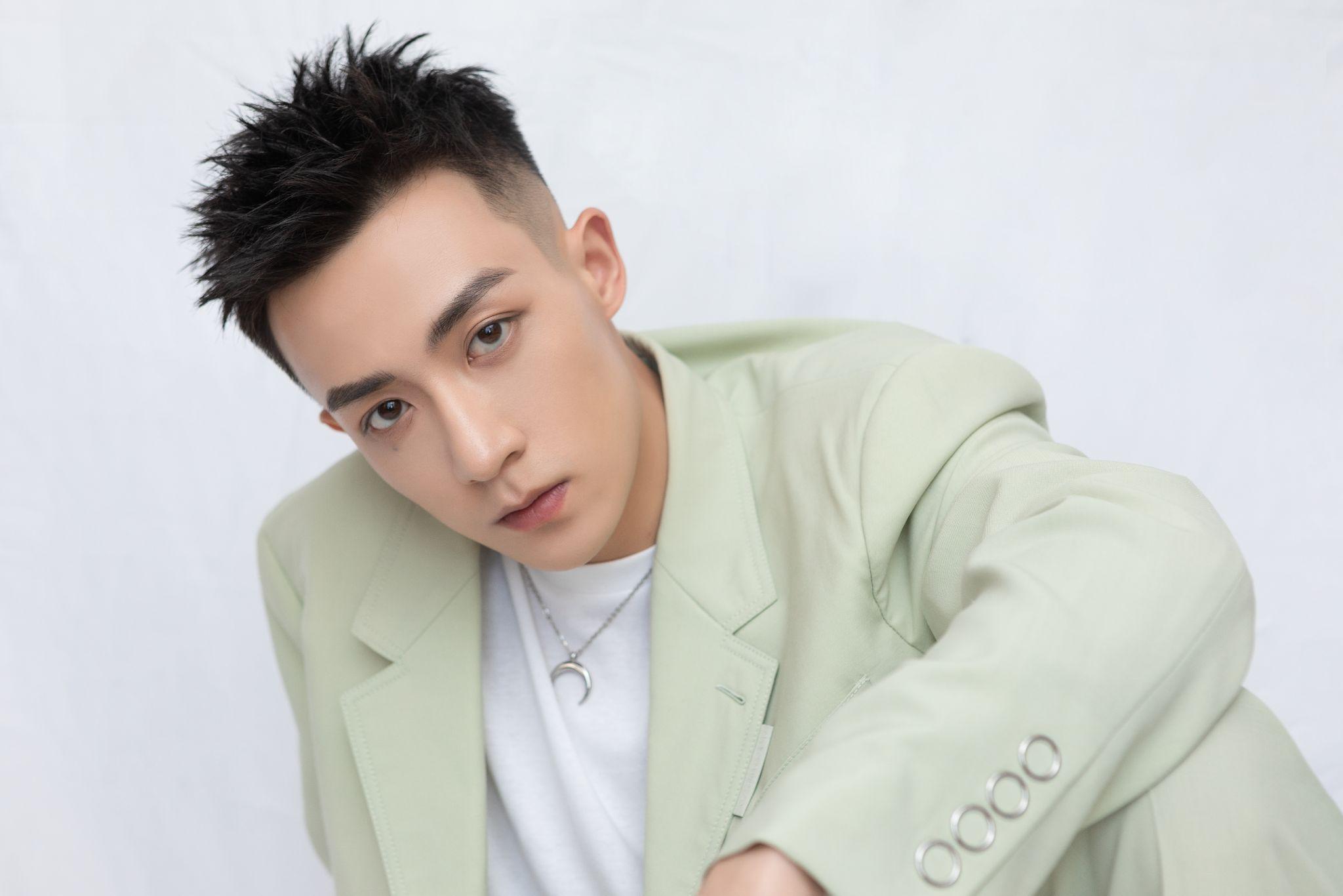 如何评价x玖少年团谷嘉诚的长相?