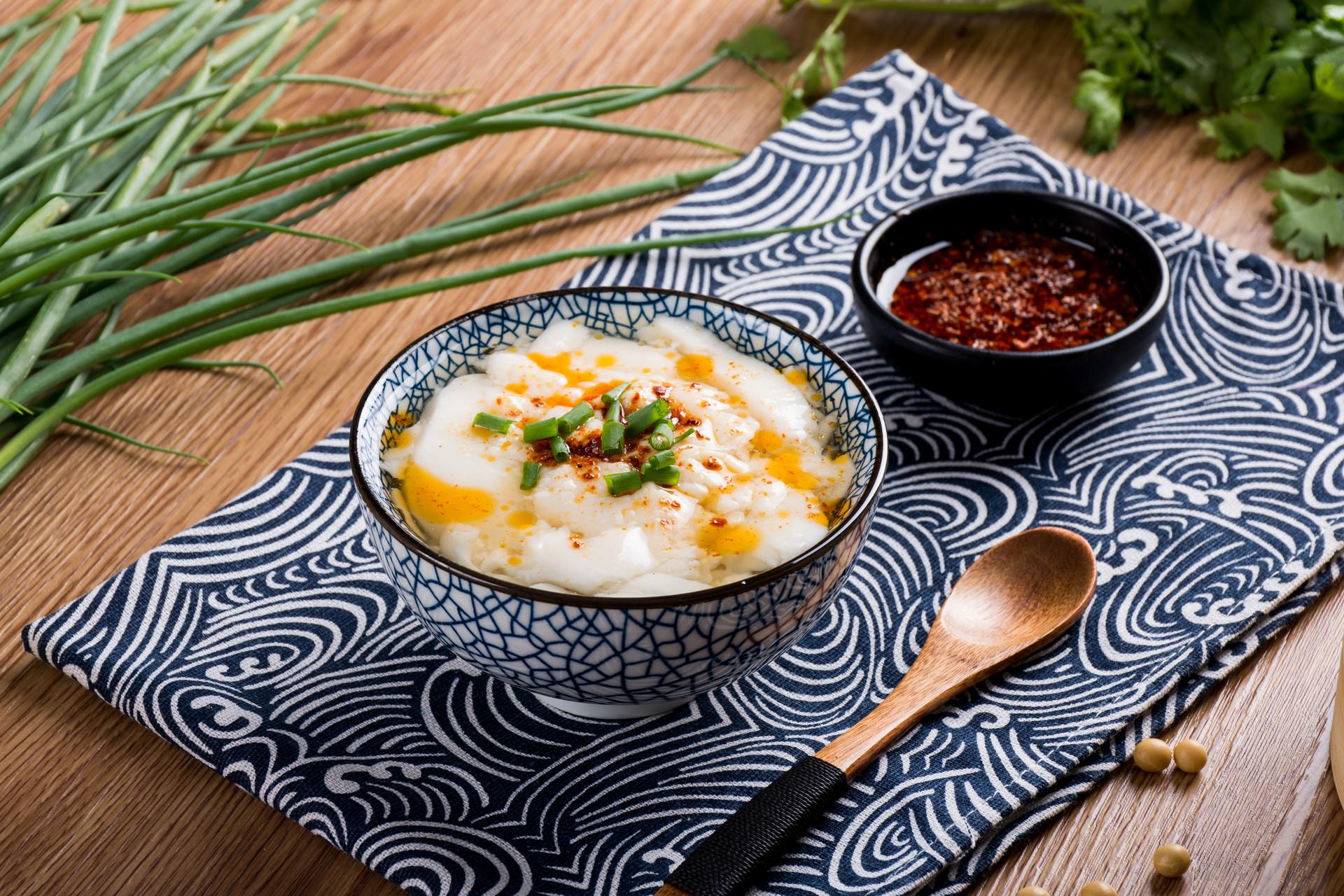 咸豆花最早出现在四川地区,发光发热却是在广大北方地区,咱北方人一般