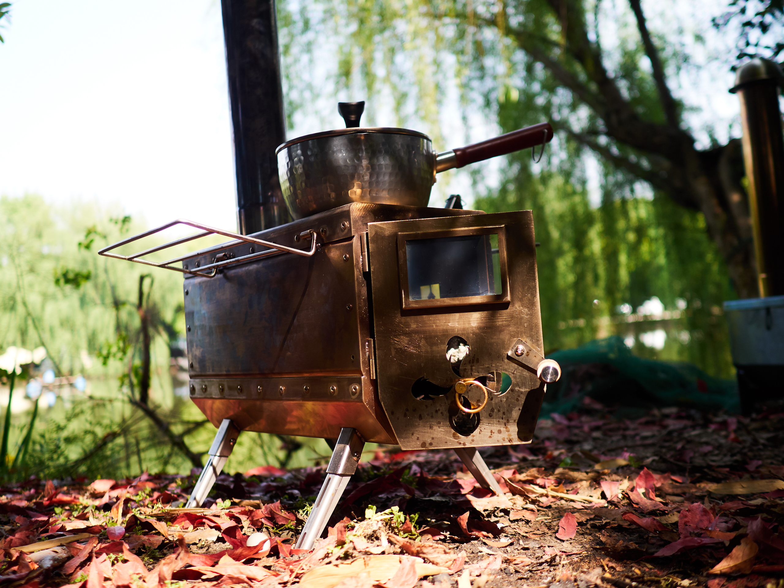 试用科烘柴火炉,小体积大火力高续航,自带风机能烧烤的旅行神器