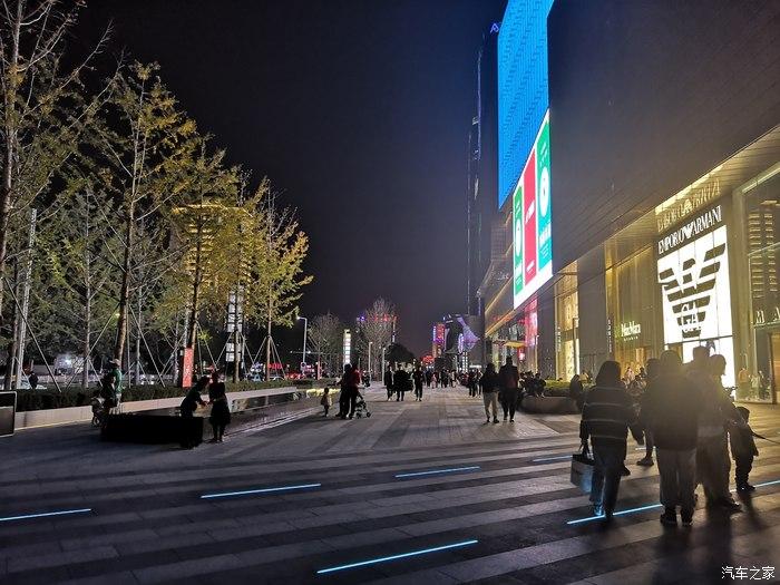 艾瑞泽gx车主周末陪媳妇休闲正弘城,美景美眉美吃比比皆是噢