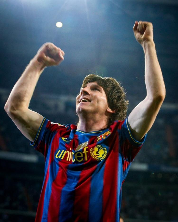 你的人生我曾见证!巴萨为梅西庆生,晒梅西在巴萨历年经典照片