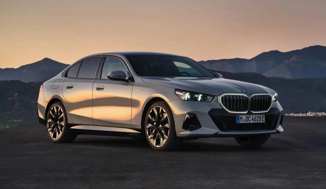 中国特供的宝马5系活成了7系的样子