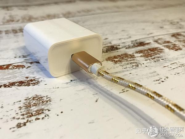 充电头家族喜加一紫米18瓦c口快充充电头