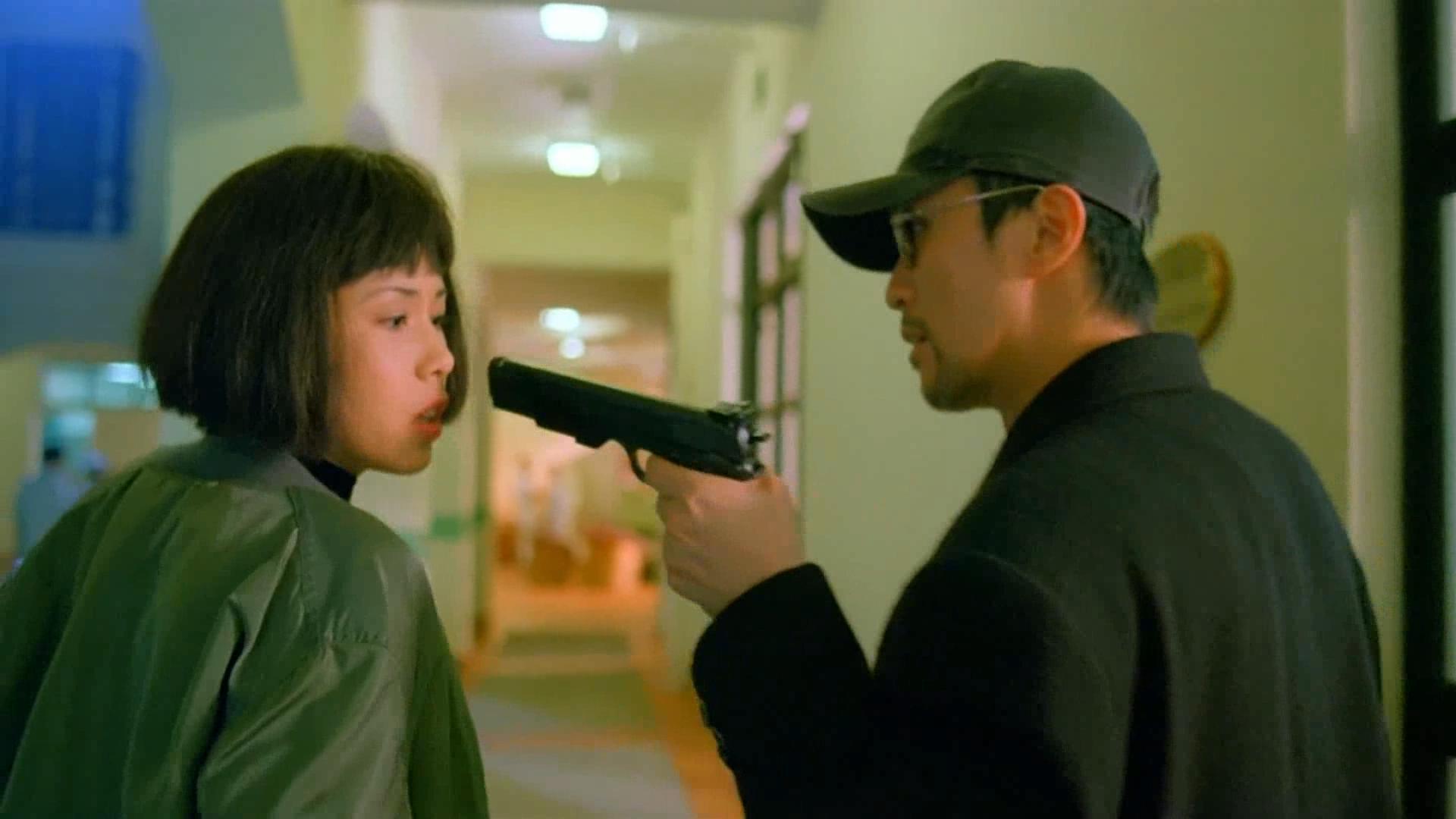 今天上午我又看了一遍《回魂夜》,发现了很多新问题.