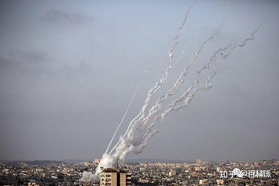 刚刚12枚导弹轰炸以色列伊朗终于发动全面反击局势升级