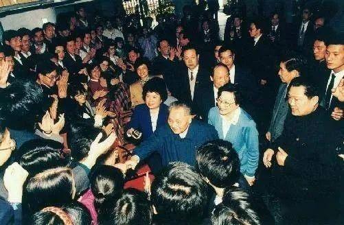 老照片之1992:邓小平南巡 带你重温“春天的故事” - 知乎