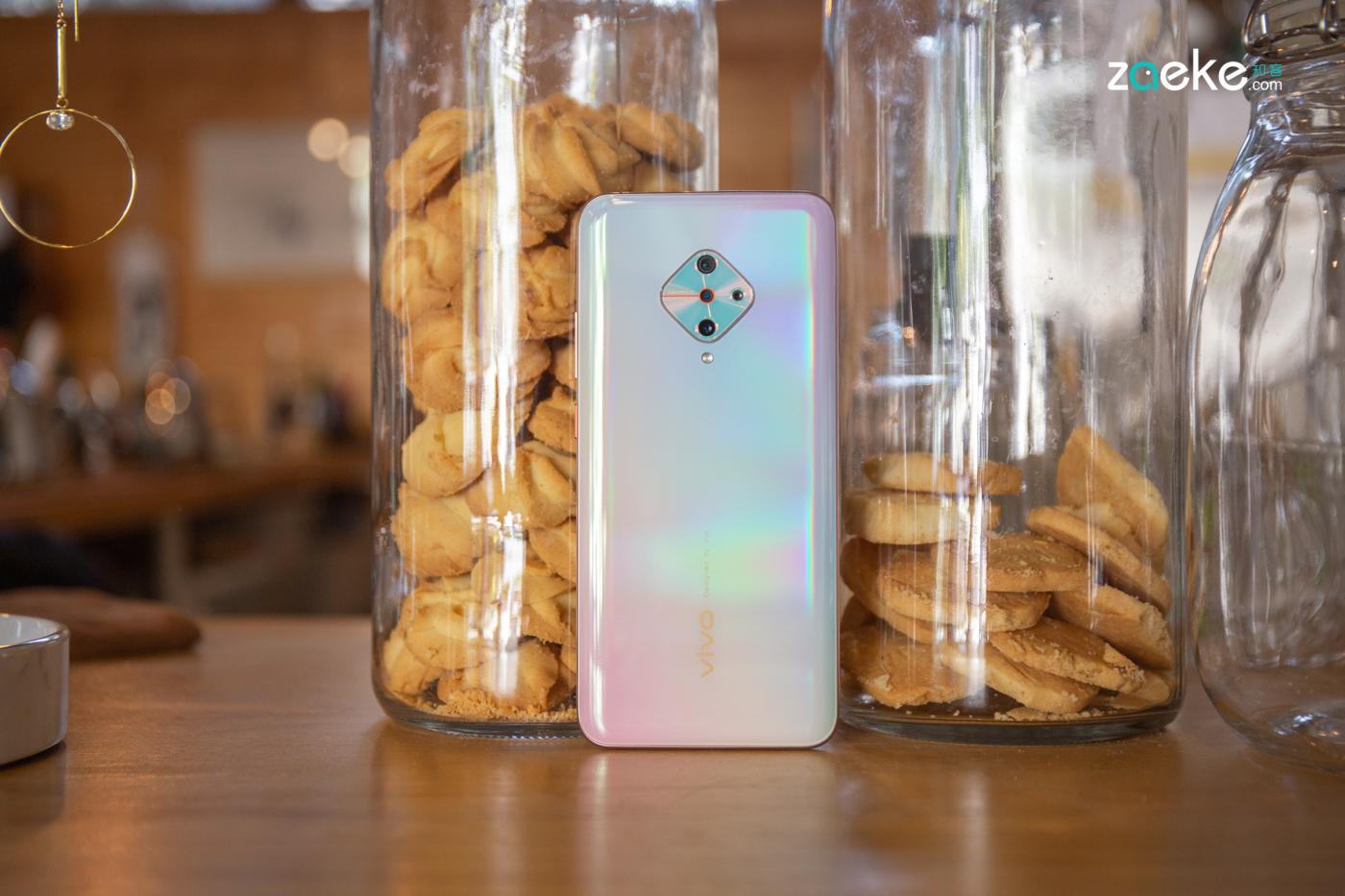 vivoy9s图赏在颜值即正义的时代奇招往往出奇效